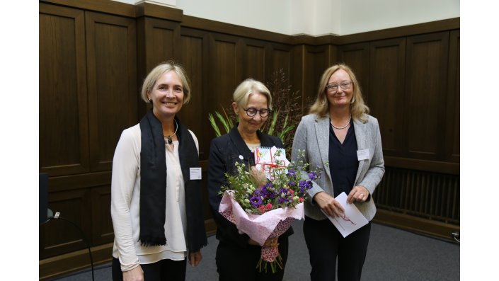 Prof. Dr. Sylvia Heuchemer, Prof. Dr. Carmen Leicht-Scholten und Prof. Dr. Inken Lind (TH Köln, fachliche Leitung Get-IT@TH Köln) nach der Keynote.