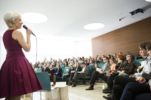 Raminta Babickaite-Gloger, Patrick Florencio (nicht im Bild): "Smile" (Charlie Chaplin)