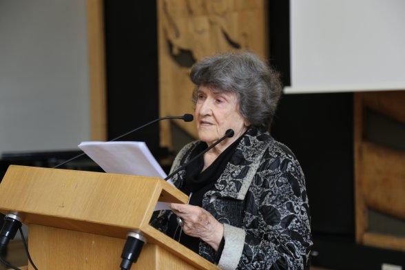 Prof. Dr. Silvia Staub-Bernasconi
