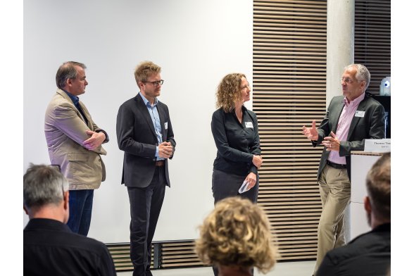 Arne Busse (Bundeszentrale für politische Bildung), Florian Stege (MFKJKS NRW), Prof. Angela Tillmann (IMM/TH), Thomas Thomer (BMFSFJ)