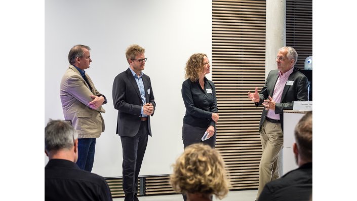 Arne Busse (Bundeszentrale für politische Bildung), Florian Stege (MFKJKS NRW), Prof. Angela Tillmann (IMM/TH), Thomas Thomer (BMFSFJ)