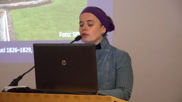 Diplomrestauratorin Anke Weidner während des Vortrags (Bild: TH Köln - CICS - Nora Brockmann)