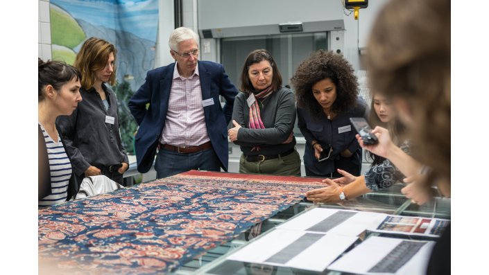 Konferenzteilnehmer während des Besuchs im Rautenstrauch-Joest-Museum Köln