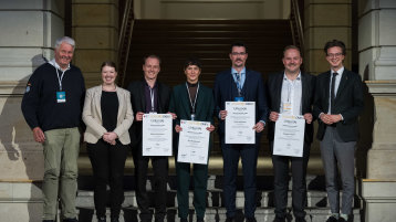 Albrecht Brömme (THW Stiftung), Sabrina Bagus (DRK), Fabian Rackelmann (UNU / Uni Bonn), Jana Wiedemann (HWR Berlin), Chris Hetkämper (TH Köln), Sebastian Herbe (Akkon Hochschule), Leon Eckert (DKKV)