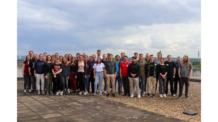 Gruppenbild mit den Teilnehmenden der Summer School