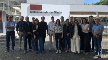 Gruppenbild der am Projekt NBSINFRA beteiligten Personen vor einem Gebäude der Universität Minho (Image: Elisabete Teixeira (Universidad do Minho)) Gruppenbild der am Projekt NBSINFRA beteiligten Personen vor einem Gebäude der Universität Minho (Image: Elisabete Teixeira (Universidad do Minho))