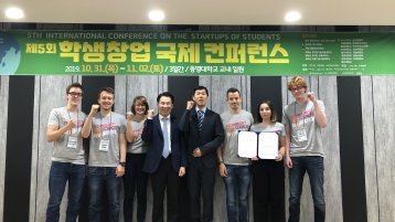 Alexander Meinert, Julius Haas, Cathrine Sachweh, Prof. Dr. Hwa-Haeng Lee, Dr. Chong Dae Kim, Julian Hatzky, Marija Klisanin, Niklas Hammerschmidt (Bild: Dr. Chong Dae Kim) Alexander Meinert, Julius Haas, Cathrine Sachweh, Prof. Dr. Hwa-Haeng Lee, Dr. Chong Dae Kim, Julian Hatzky, Marija Klisanin, Niklas Hammerschmidt (Bild: Dr. Chong Dae Kim)