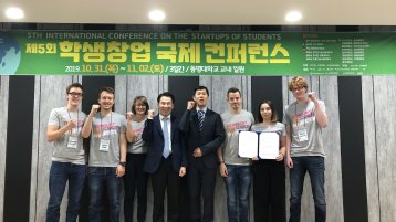 Alexander Meinert, Julius Haas, Cathrine Sachweh, Prof. Dr. Hwa-Haeng Lee, Dr. Chong Dae Kim, Julian Hatzky, Marija Klisanin, Niklas Hammerschmidt (Bild: Dr. Chong Dae Kim)