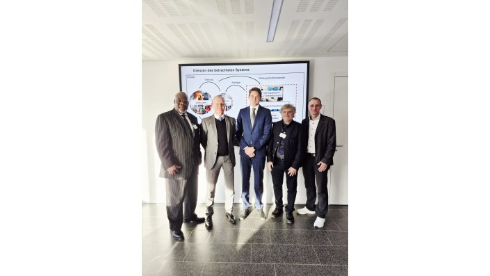 Prof. Mudimu, Prof. Hiermaier, Herr Landsberg, Prof. Reindl und Herr Prof. Carl