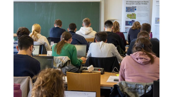 Konzentriertes Arbeiten während eines Workshops