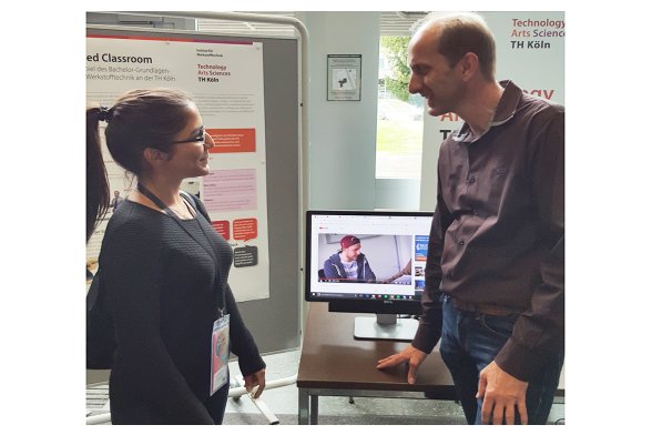 Prof. Martin Bonnet auf der Diggi17 an seinem Stand zum Lehrkonzept Flipped Clasroom