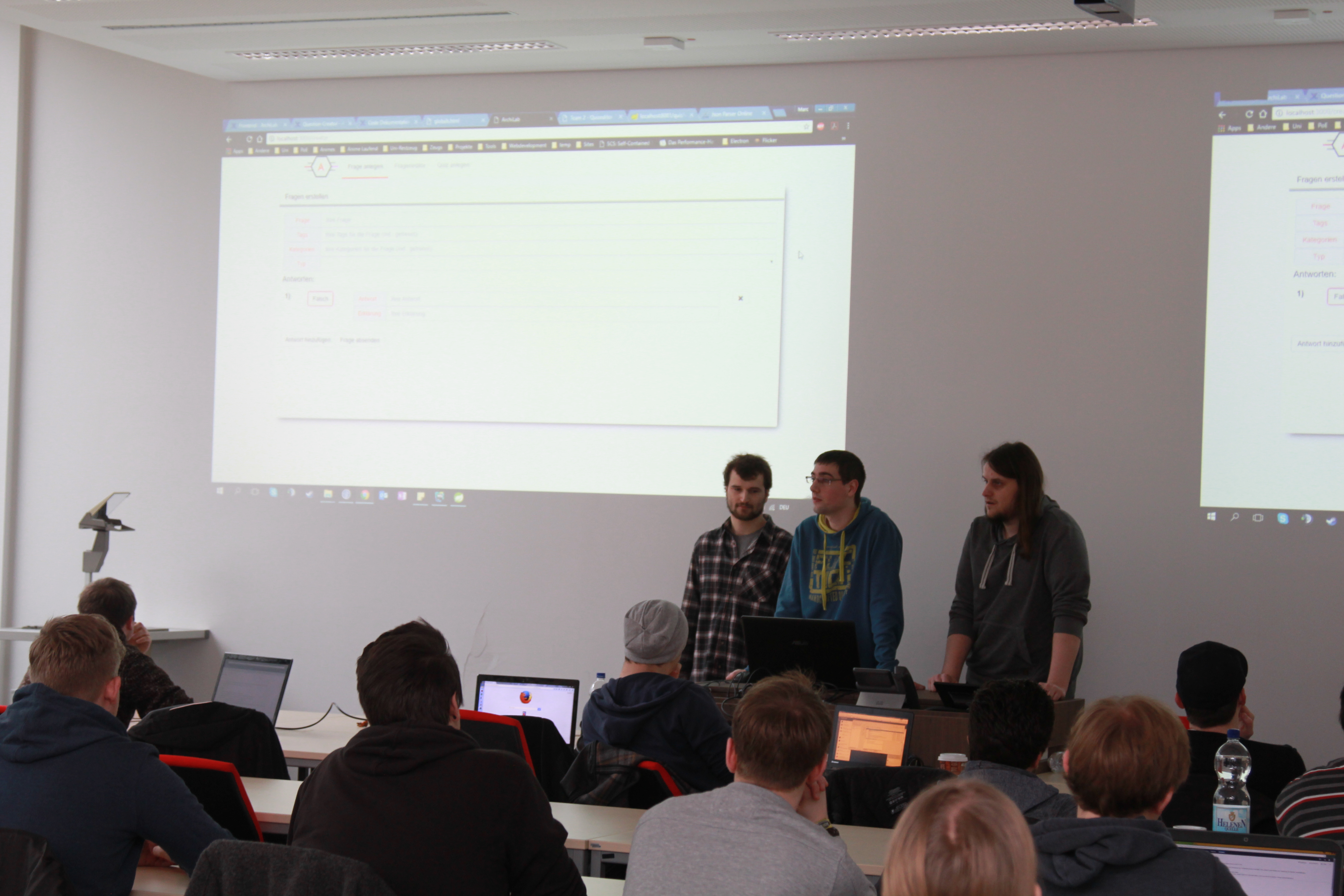 Studenten in der Vorlesung "Softwarearchitektur" Studenten in der Vorlesung "Softwarearchitektur"