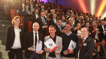 v.l.: Cornelia Huber, Johannes Frias Silva, Philipp Dominic Meller, Hendrik Ickerott, Rasmus Blümel (Bild: Manfred Stern / TH Köln) v.l.: Cornelia Huber, Johannes Frias Silva, Philipp Dominic Meller, Hendrik Ickerott, Rasmus Blümel (Bild: Manfred Stern / TH Köln)