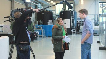 Kamerateam des WDR; Reporterin des WDR mit Dr. Peter Kern im Interview (Bild: TH Köln)