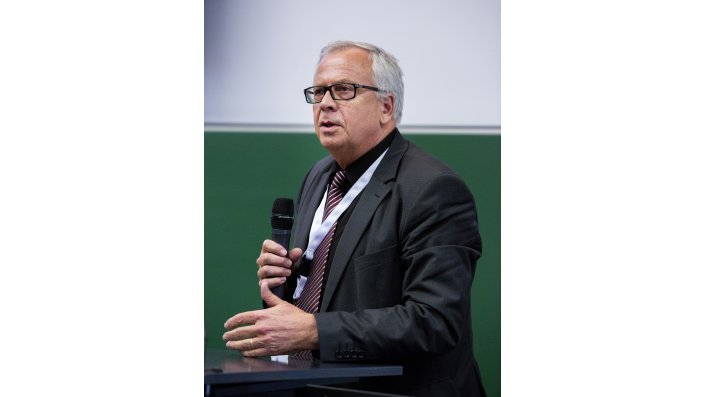 Prof. Dr. Christian Averkamp sprach ein Grußwort zum Opitz-Innovationspreis
