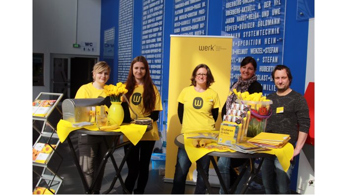 Stand des Studierendenwerk informiert die neuen Studenten