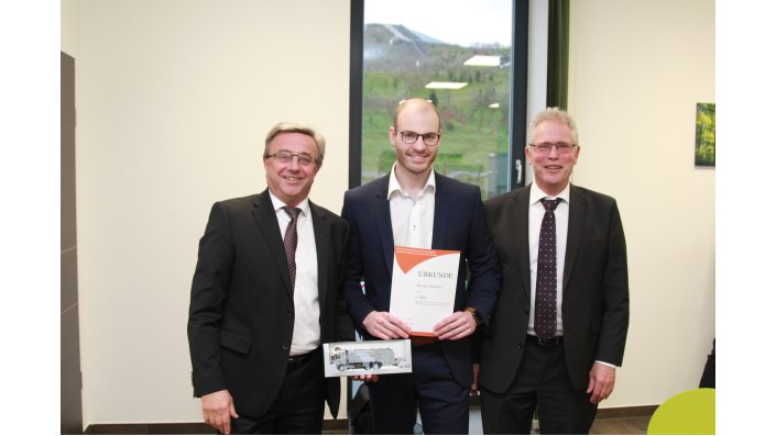 v.l.: Jürgen Sprokamp, Preisträger Bastian Greisner, Prof. Dr. Michael Bongards