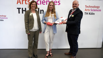 (v.l.): Cornelia Huber, Sophie Meinerzhagen, Jens Eyrich (Bild: Tim Prott / TH Köln)