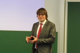 Dr. Oliver Flasch erhielt den ersten Preis mit seiner Arbeit zum Thema 'A Modular Genetic Programming System'