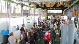 Großer Andrang auf der Kontaktbörse 2015 (Bild: Andreas Schneider / FH Köln) Großer Andrang auf der Kontaktbörse 2015 (Bild: Andreas Schneider / FH Köln)