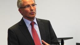 Prof. Dr. Bernd Franzkoch, bei seiner Abschiedsrede (Bild: Manfred Stern / FH Köln )