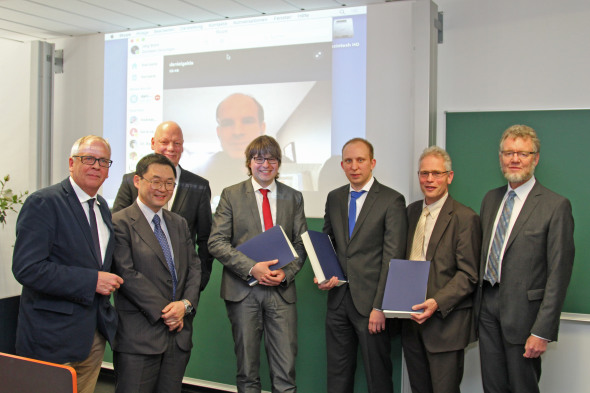 Gruppenbild der Preisträger des Steinmüller-Engineering-Förderpreises mit deren Betreuer Gruppenbild der Preisträger des Steinmüller-Engineering-Förderpreises mit deren Betreuer