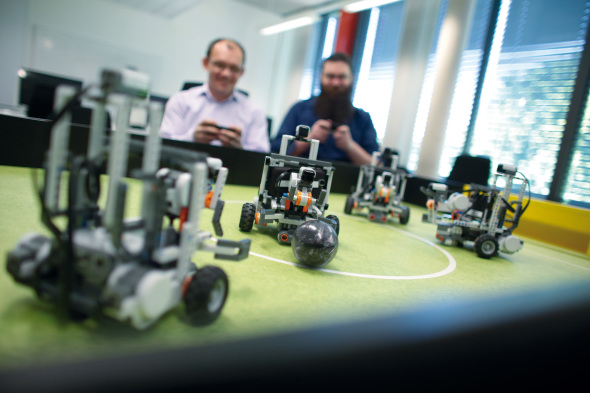 Lego-Roboter in Action Lego-Roboter in Action