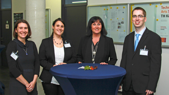 das Mentoring-Team: Daniela Otto, Jana Tessmer, Prof. Dr. Gabriele Koeppe, Ludger Schönfeld (v.l.) das Mentoring-Team: Daniela Otto, Jana Tessmer, Prof. Dr. Gabriele Koeppe, Ludger Schönfeld (v.l.)