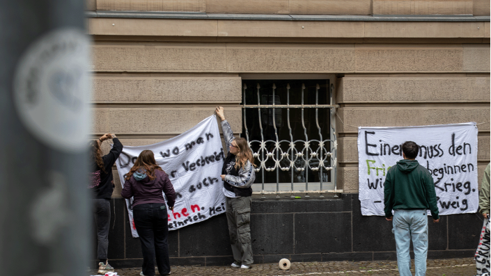 Gegen das Vergessen Studierende Claudiusstraße Transparente