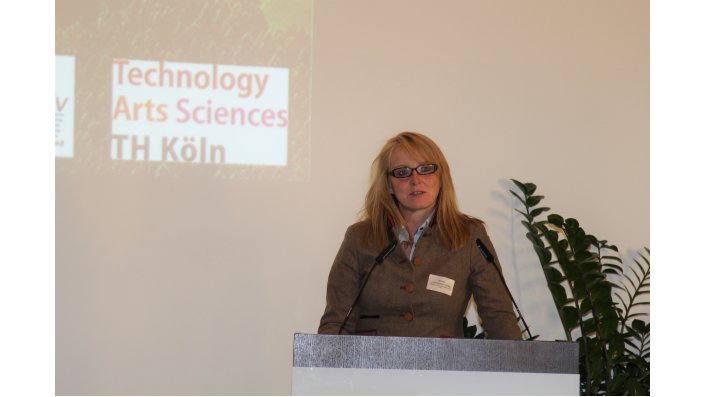 Monika Lichtinghagen-Wirths, Geschäftsführerin des Bergischen Abfallwirtschaftsver¬bandes (BAV), hielt ein flammendes Plädoyer für die Ressourcenschonung