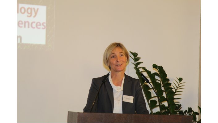 Prof. Dr. Sylvia Heuchemer erläuterte die engen Verbindungen zwischen Forschung, Lehre und Studium