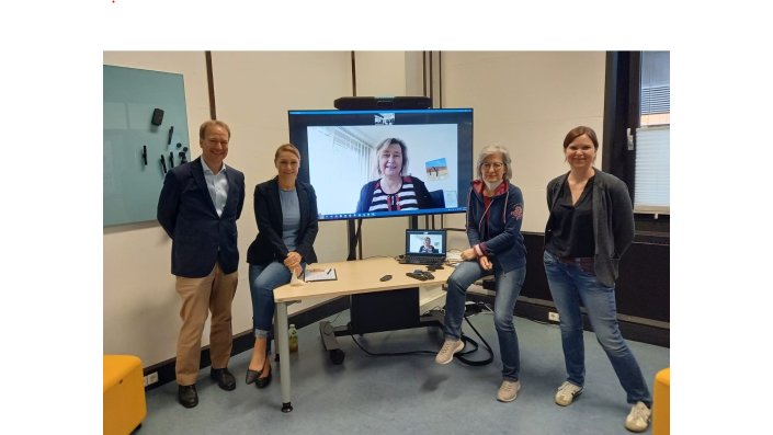 Die Jury: Prof. Dr. Kai Thürbach (TH Köln), Susanne Roll (Geschäftsführerin GTC  Gummersbach), Angelika Nolting (IHK Köln), Prof. Dr. Monika Engelen (TH Köln, Campus Gummersbach) , Dr. Stephanie Grubenbecher (TH Köln)