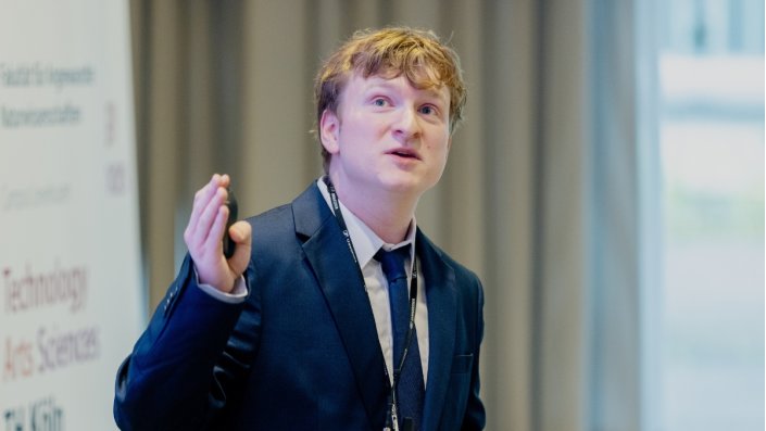 Absolvent Daniel Eßer gibt spannende Einblicke in seine Abschlussarbeit.