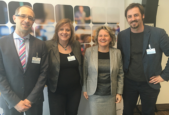 Auf dem Bildungskongress in Neuss: Prof. Dr. Dirk Burdinski, Susanne Glaeser, Ministerin Svenja Schulze, Timo van Treeck (von links)l.) Auf dem Bildungskongress in Neuss: Prof. Dr. Dirk Burdinski, Susanne Glaeser, Ministerin Svenja Schulze, Timo van Treeck (von links)l.)