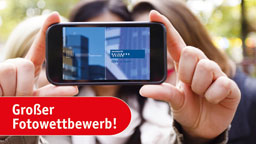 Studentinnen machen mit dem Handy ein Selfie (Bild: KomDiM) Studentinnen machen mit dem Handy ein Selfie (Bild: KomDiM)