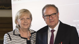 Prof. Dr. Dr. h.c. mult. Joachim Metzner und NRW-Ministerpräsidentin Hannelore Kraft (Bild: Land NRW/Ralph Sondermann)