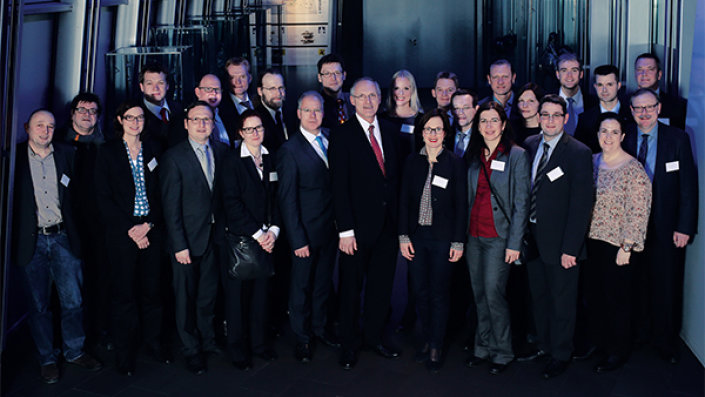 Gruppenbild der neuberufenen Professorinnen und Professoren 2014 mit Prof. Dr. Christoph Seeßelberg, Präsident der FH Köln