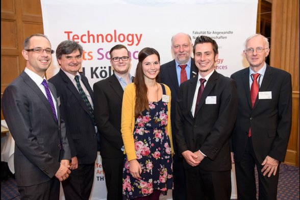 Teilnehmerinnen und Teilnehmer der Podiumsdiskussion „Student Life Cycle am Campus Leverkusen“