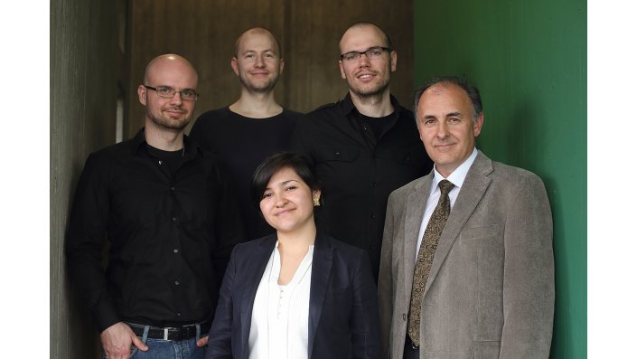 (v.l.) Samuel Rothen, Philipp Gabriel, Isis Merit Cisneros, Marc Göttsche, Prof. Dr. Alexander Boryczko