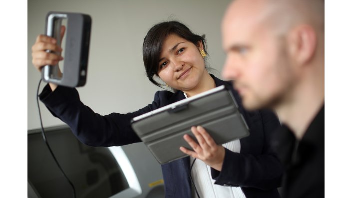 Im RapidMask-Verfahren werden die biometrischen Daten des Gesichts mit einem 3D-Scanner vermessen.