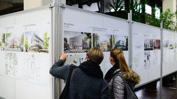 Ergebnispräsentation im Foyer am Campus Deutz