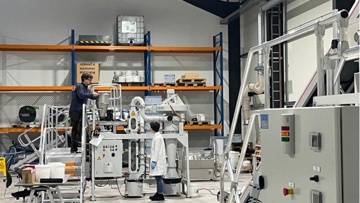 Zick-Zack-Sichter zerkleinert Materialien
