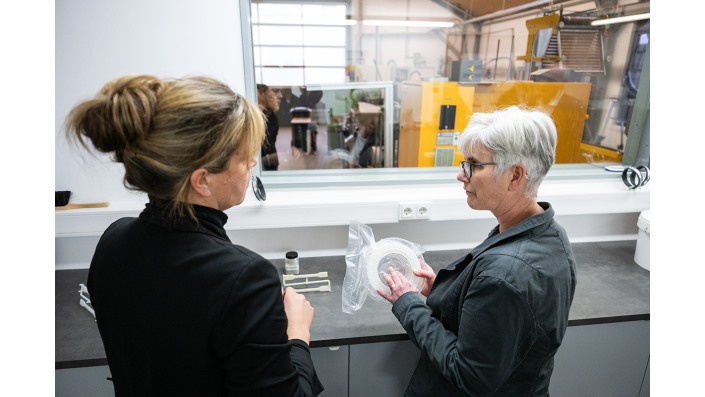 Mona Neubaur und Prof. Dr. Lake