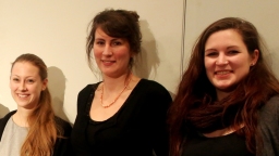 v.l. Farina Bebenek (1. Preis), Tracy Niepold (2. Preis) und Laura Peters (3. Preis) (Bild: Yvonne Klasen/FH Köln)