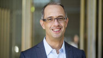 Prof. Dr. Dirk Burdinski, Studiendekan der Fakultät für Angewandte Naturwissenschaften der TH Köln