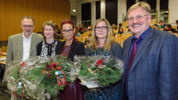 v.l. Dr. Michael Euler-Schmidt, Lisa Verena Franken, Hannah Flock, Frances Bartzok-Busch, Prof. Dr. Robert Fuchs (Bild: Costa Belibasakis / FH Köln)