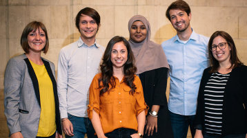 Die Kölner Talentscouts (v.l.): Lena Schröder, Thiemo Jares, Serap Yilmaz, Amal Abdirahman, Sebastian Hopp und Patricia Labinski (Bild: Costa Belibasakis / TH Köln)