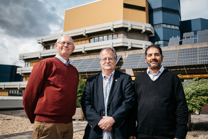 Prof. Dr. Johannes Stollenwerk, Prof. Dr. Andreas Schadschneider und Dr. Mohamed Ait Tahar (v.l.)