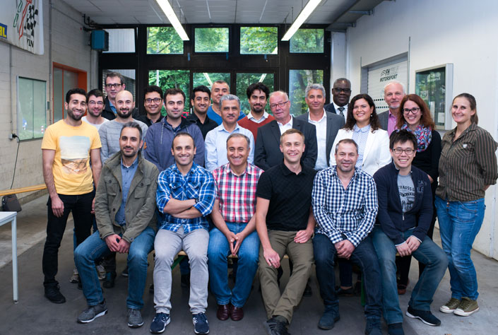Die Teilnehmenden sowie Dozentinnen und Dozenten des Traineeprogramms für ausländische Ingenieure und Informatiker Die Teilnehmenden sowie Dozentinnen und Dozenten des Traineeprogramms für ausländische Ingenieure und Informatiker