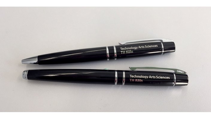 Schwarzes Schreibset mit Schriftzug Technology Arts Sciences TH Köln